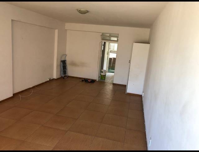 0.5 BEDROOM FLAT TO LET IN ESPLANADE